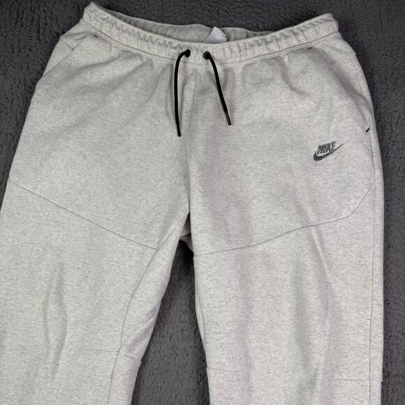 Nike Sportswear Tech Fleece Joggers Mens 2XL Gray Heather Sweatpants DD4706-100 - Picture 1 of 11